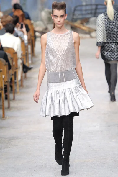 Look 46